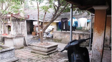  Ngang nhiên lấn chiếm đình, chùa