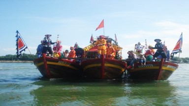  Những lễ hội đặc sắc của các địa phương ven biển Việt Nam?