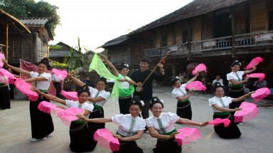  Xuân ở bản người Mông nơi rẻo cao Nặm Pọng
