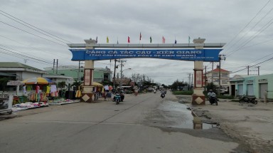  Kiên Giang:Cải thiện tình trạng ô nhiễm môi trường khu vực Cảng cá Tắc Cậu 