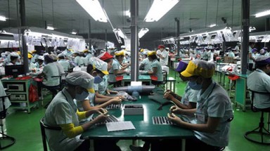  Công nhân Samsung, Nokia Việt Nam sống chung với "rác độc"?