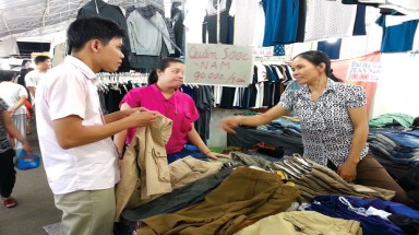   Sao tết vẫn chưa về?