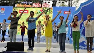  Thành phố Hồ Chí Minh: Rộn ràng ngày hội “Mùa xuân biển đảo”
