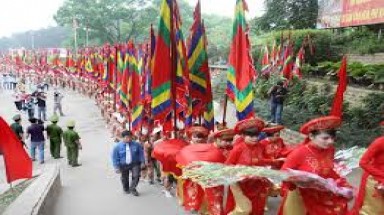  Dâng hương tưởng niệm các Vua Hùng