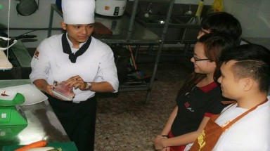  Bếp Trưởng nhà hàng mang phong cách Âu đầu tiên tại thành phố Vinh
