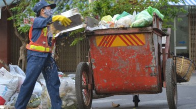   Nha Trang: Giám đốc lãnh lương “khủng” thôi làm giám đốc