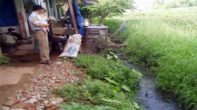   Hơn 10 năm “sống chung” với nước thải ô nhiễm 