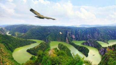  Khám phá những vùng sông hồ màu sắc kỳ quái nhất thế giới