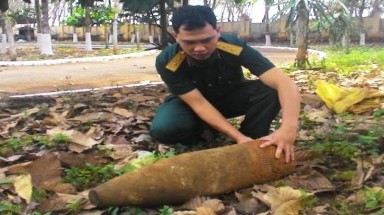  Đồng Nai: Tháo gỡ quả đạn pháo chưa phát nổ ra khỏi khu dân cư