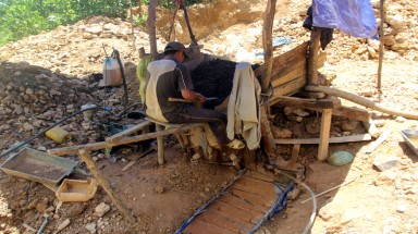  Công ty TNHH Khai thác vàng Bồng Miêu: Đã chây ì nộp thuế còn gây ô nhiễm môi trường