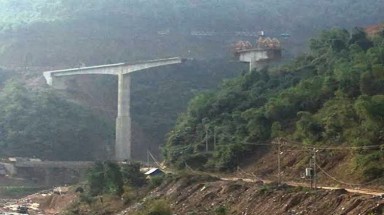  Sập giàn giáo thi công cầu, 4 người chết