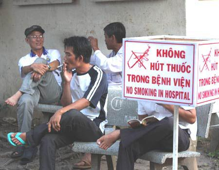    Điểm mặt 4 quy định 'làm dân ngơ ngác'