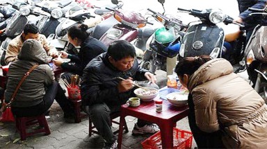    "Phở chửi" đang là cái "mốt" ung nhọt của văn hóa Hà Nội