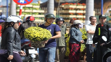   Phản hồi vụ giành giật hoa ở Đà Nẵng