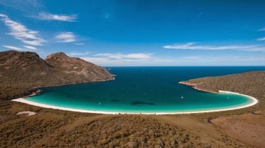  Bãi biển có hình trăng lưỡi liềm tuyệt đẹp ở Australia 