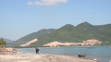 Nha Trang:Cho lấp danh thắng quốc gia xây đô thị