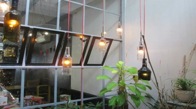  Ấn tượng quán cà phê trang trí bằng đồ tái chế ở Cần Thơ