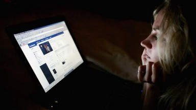  Sử dụng facebook dễ bị trầm cảm?