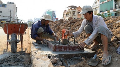   ​Vì sao lấp kênh rạch thoát nước?