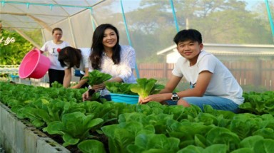  Bí quyết "đẹp không tuổi" của cựu nữ Thủ tướng Thái Lan