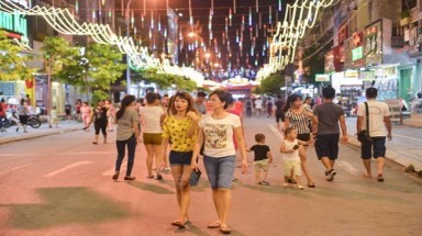  Ai bảo vệ người đi bộ?