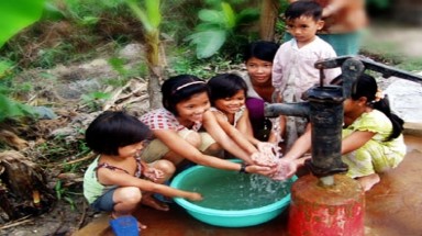  Nước sạch, vệ sinh môi trường cho tương lai trẻ em