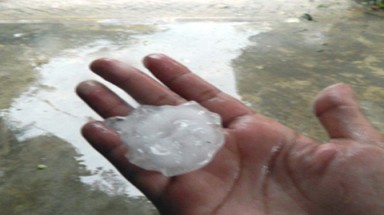 Bắc Bộ nhiệt độ gia tăng, Trung Bộ đề phòng lốc xoáy và mưa đá