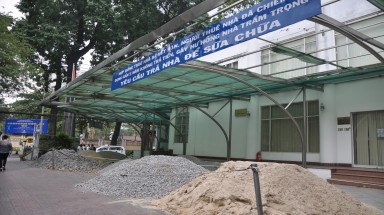   Những tấm bảng đòi nhà “lạ”
