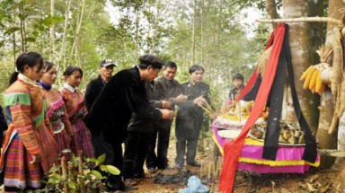 Cúng rừng, ăn "tết rừng"