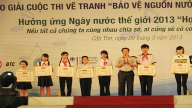    Trao giải Cuộc thi vẽ tranh “Bảo vệ nguồn nước là bảo vệ cuộc sống” 