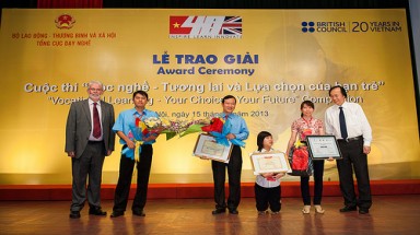  Trao giải Cuộc thi “Học nghề - Tương lai và Lựa chọn của bạn trẻ” 