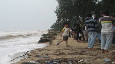  Gồng mình chống chọi biển xâm thực