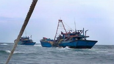   Thanh Hóa bắt giữ hai tàu cá sử dụng kích điện đánh bắt thủy hải sản 