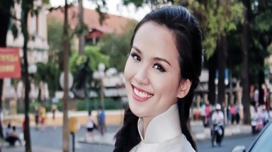  Hoa hậu Diễm Hương bị “ném đá” học vấn khi công bố thư xin lỗi