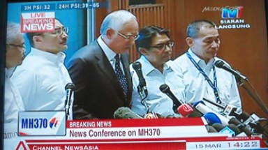   Vụ máy bay số hiệu MH370 mất tích: Thủ tướng Malaysia tuyên bố ngừng tìm kiếm ở biển Đông