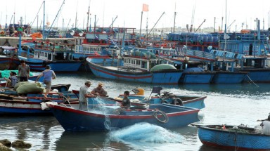  Những thách thức và hạn chế  trong phát triển kinh tế biển của Việt Nam?
