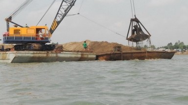  TPHCM kiến nghị không cho phép tận thu sản phẩm nạo vét sông