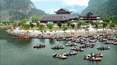   Nhức nhối nạn chèo kéo chụp ảnh ở quần thể di sản thế giới Tràng An