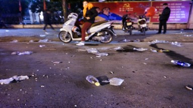  Trở lại Hà Nội, thấy đúng như Bí thư nói về rác