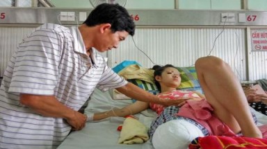 Vụ nữ sinh bị cưa chân oan ở Đắc Lắc : Dân hỏi khó Bộ trưởng Bộ Y tế