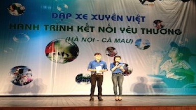 Hành trình xanh của đội xe đạp xuyên Việt 2013