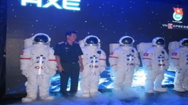  Phạm Tuyên đại diện cho AXE  tìm kiếm nhà du hành vũ trụ thứ hai tại Việt Nam