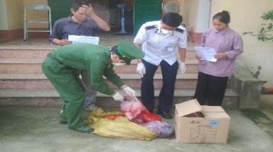 Thủ đoạn mới nhập gà, nội tạng lợn từ Trung Quốc