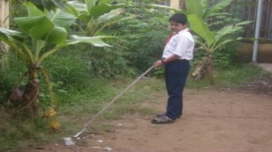    Chiếc kẹp nhặt rác của cậu học sinh lớp 5 tỉnh Đồng Tháp