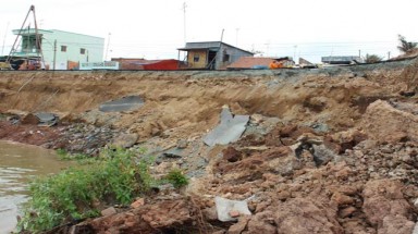   Cà Mau: Trên 100 tỷ đồng đầu tư xây kè chống sạt lở đê biển Tây