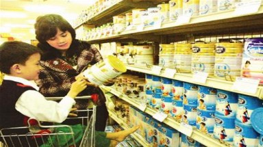  Cần phải đưa sữa trẻ em vào danh mục bình ổn giá