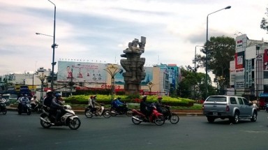   Ngã sáu Công trường Dân chủ: Nơi từng được gọi là "đất của oan hồn" giữa Sài Gòn