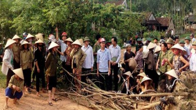  Xung đột ở Hà Tĩnh: Cay cú ăn thua với dân đều thủ bại