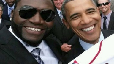  Obama bị "cài" quảng cáo miễn phí cho Samsung?