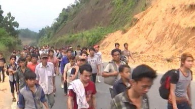  Quảng Nam:Hàng trăm phu vàng ùn ùn chạy trốn khỏi mỏ vàng